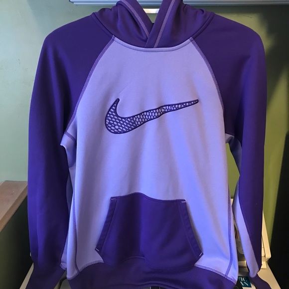Nike Tops - Women’s Nike sweatshirt Nike Tops - Women’s Nike sweatshirt
